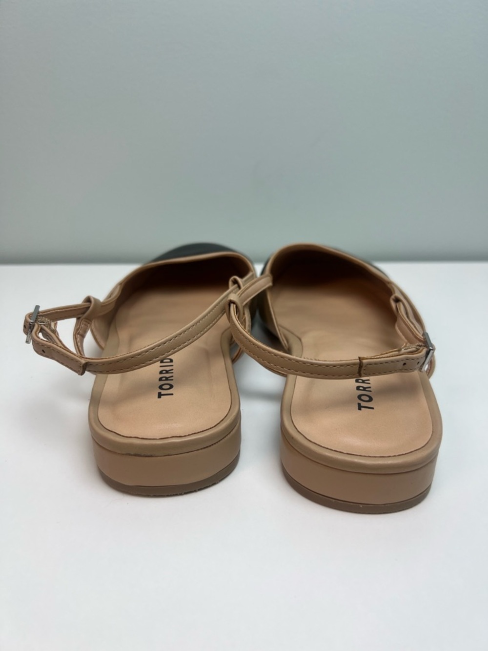 Torrid Womens Cap Toe Black Tan Slingback Closed Toe Flats Size 9 WW Wide - Picture 5 of 7